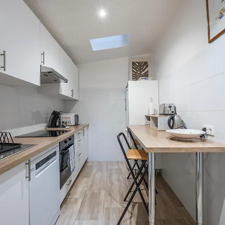 Fully Furnished Mobility Lease - Apartman