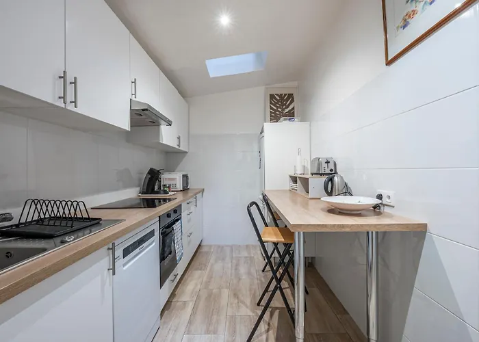 Fully Furnished Mobility Lease - 아파트