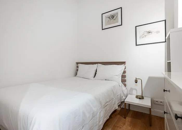 Fully Furnished Mobility Lease - *